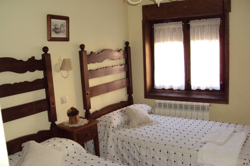 Pensjonat Artesano I Y III Navarredonda de Gredos Pokój zdjęcie